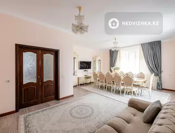 5-комнатный дом, 10 соток, 230 м²