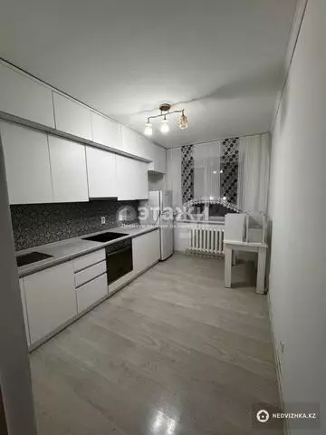 2-комнатная квартира, этаж 3 из 9, 64 м²