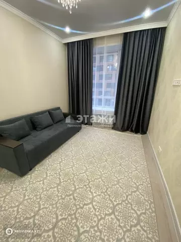 1-комнатная квартира, этаж 4 из 10, 37 м²