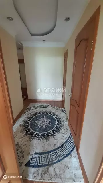 4-комнатная квартира, этаж 4 из 5, 76 м²