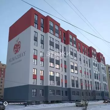 1-комнатная квартира, этаж 1 из 10, 37 м²