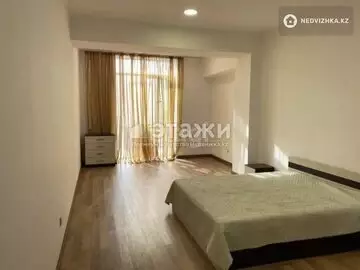 3-комнатная квартира, этаж 8 из 10, 102 м²