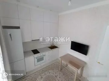 1-комнатная квартира, этаж 4 из 17, 38 м²