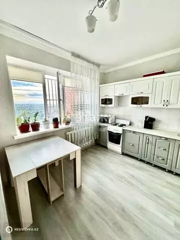 2-комнатная квартира, этаж 14 из 14, 52 м²