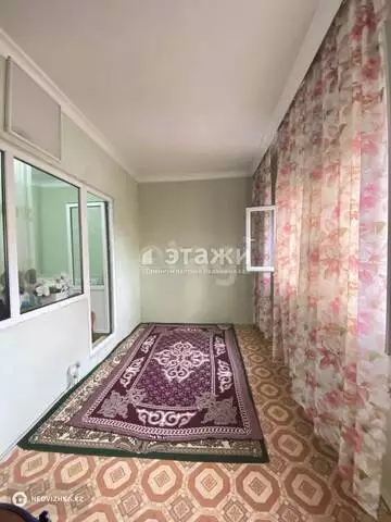 4-комнатная квартира, этаж 2 из 10, 129 м²