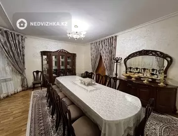 7-комнатный дом, 10 соток, 210 м²