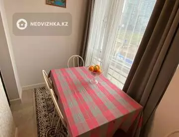 2-комнатная квартира, этаж 2 из 12, 56 м²