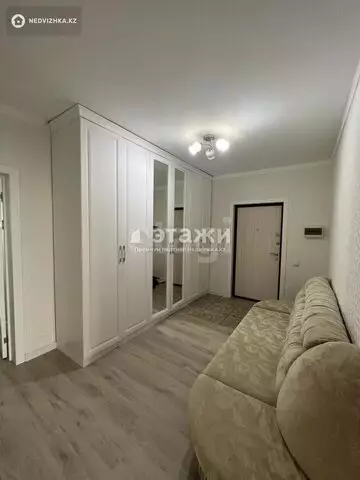 1-комнатная квартира, этаж 4 из 9, 50 м²