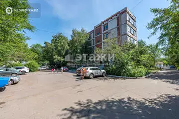 3-комнатная квартира, этаж 4 из 5, 60 м²