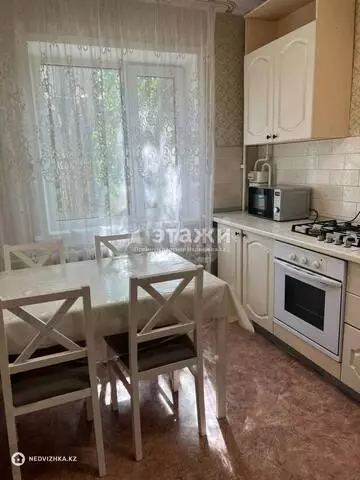 2-комнатная квартира, этаж 3 из 6, 52 м²