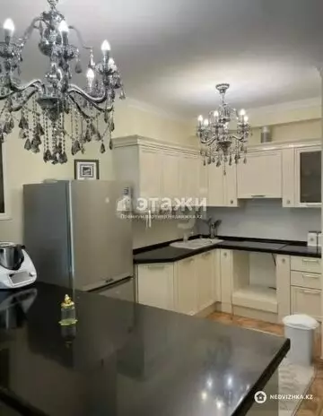 4-комнатная квартира, этаж 2 из 33, 146 м²