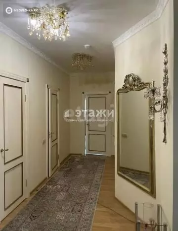 4-комнатная квартира, этаж 2 из 33, 146 м²