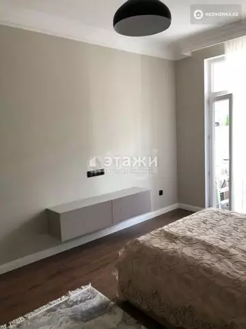 2-комнатная квартира, этаж 7 из 10, 64 м²