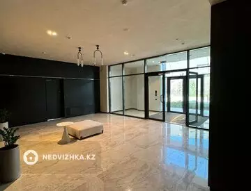 4-комнатная квартира, этаж 3 из 18, 300 м²