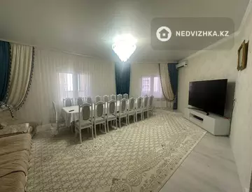 4-комнатная квартира, этаж 6 из 16, 155 м²