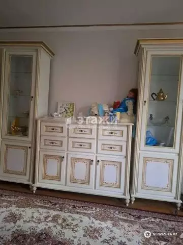 2-комнатная квартира, этаж 4 из 5, 60 м²