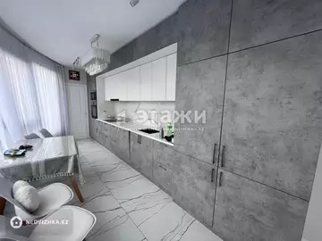 4-комнатная квартира, этаж 3 из 15, 122 м², на длительный срок