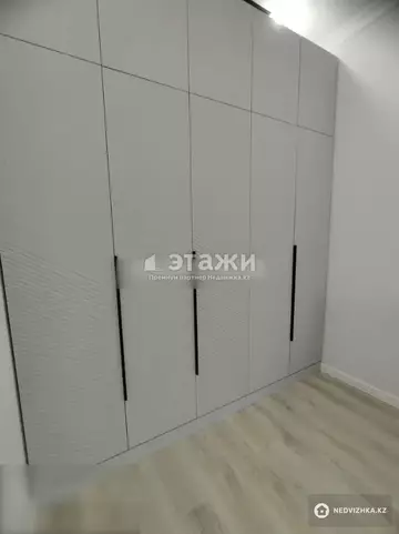 1-комнатная квартира, этаж 10 из 12, 37 м²