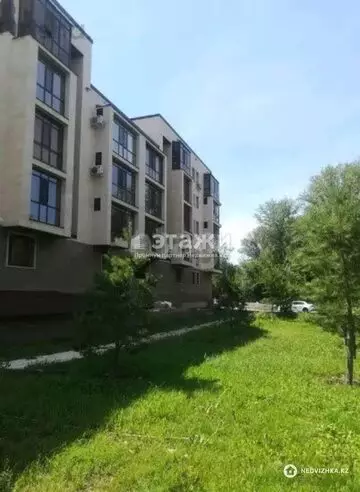 2-комнатная квартира, этаж 3 из 5, 64 м²