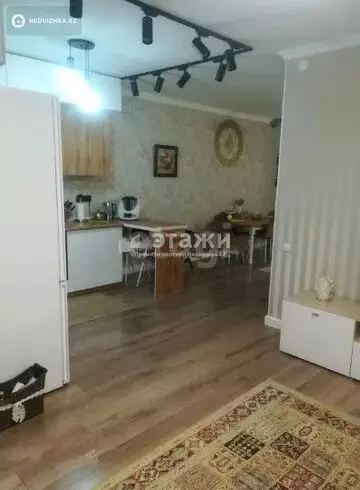 2-комнатная квартира, этаж 3 из 5, 64 м²