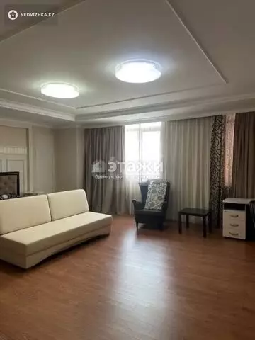 5-комнатная квартира, этаж 17 из 27, 250 м²