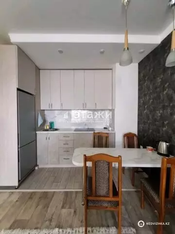 3-комнатная квартира, этаж 12 из 19, 70 м²