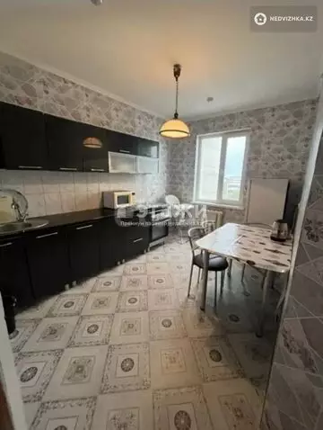 3-комнатная квартира, этаж 4 из 17, 77 м²