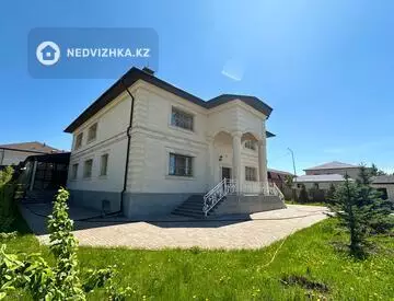 8-комнатный дом, 15 соток, 700 м²