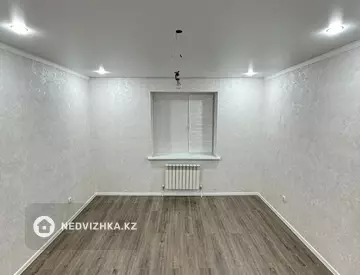 2-комнатная квартира, этаж 3 из 3, 60 м²