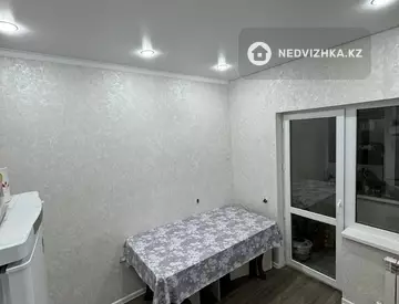 2-комнатная квартира, этаж 3 из 3, 60 м²