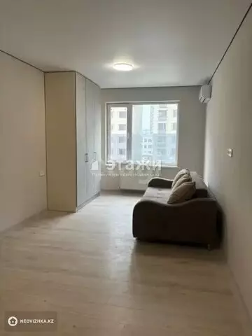 1-комнатная квартира, этаж 4 из 12, 34 м²