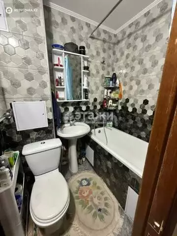 3-комнатная квартира, этаж 1 из 4, 60 м²