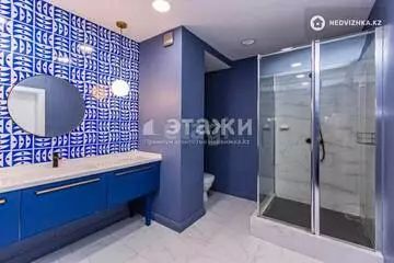 5-комнатная квартира, этаж 8 из 9, 240 м², на длительный срок