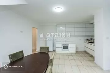 5-комнатная квартира, этаж 8 из 9, 240 м², на длительный срок