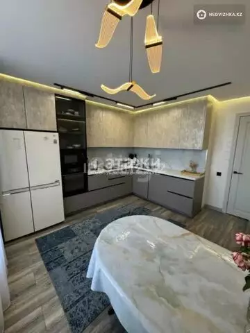 90 м², 3-комнатная квартира, этаж 3 из 8, 90 м², изображение - 0