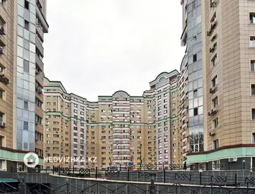 4-комнатная квартира, этаж 3 из 14, 122 м²