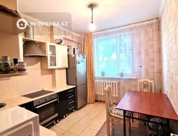 4-комнатная квартира, этаж 1 из 9, 100 м²