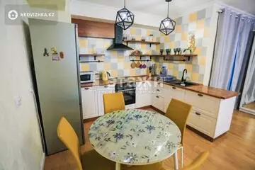 2-комнатная квартира, этаж 3 из 12, 75 м², на длительный срок