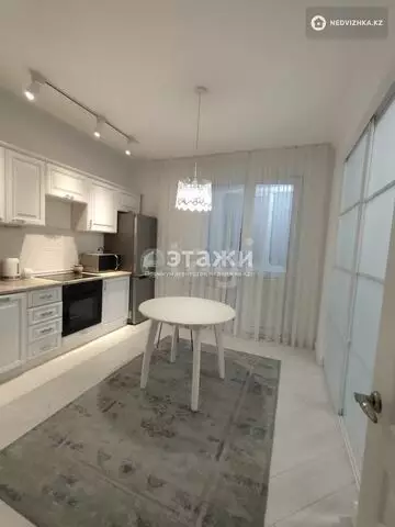 2-комнатная квартира, этаж 11 из 12, 58 м², на длительный срок