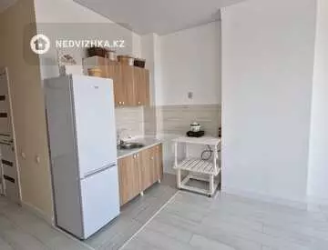 1-комнатная квартира, этаж 11 из 13, 40 м²