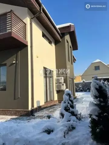 5-комнатный дом, 6.8 соток, 236 м²