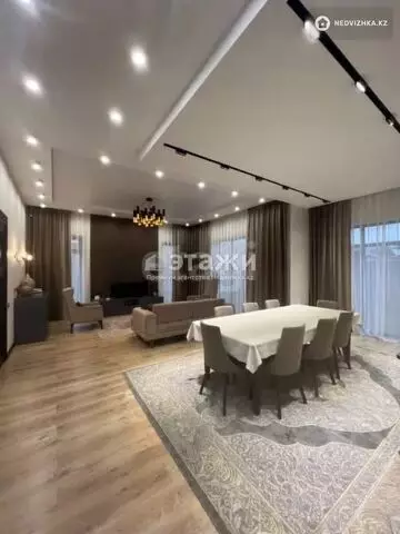5-комнатный дом, 6.8 соток, 236 м²