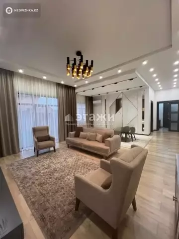 5-комнатный дом, 6.8 соток, 236 м²
