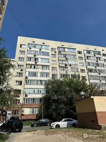 3-комнатная квартира, этаж 9 из 9, 108 м²