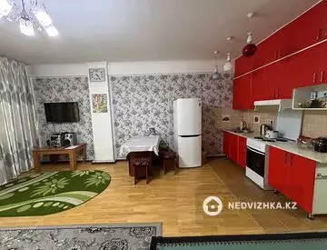 3-комнатная квартира, этаж 4 из 21, 62 м², на длительный срок