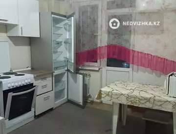 1-комнатная квартира, этаж 4 из 10, 43 м², посуточно