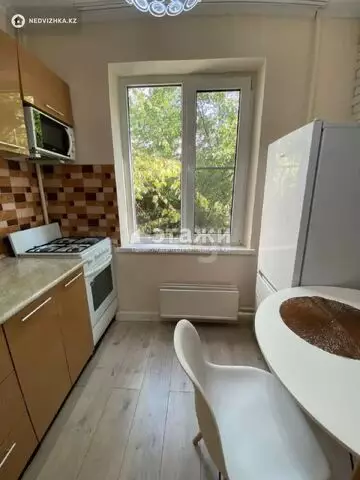 2-комнатная квартира, этаж 3 из 5, 44 м²