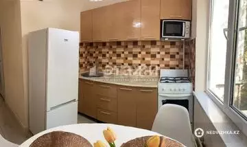 2-комнатная квартира, этаж 3 из 5, 44 м²