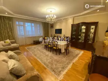 4-комнатная квартира, этаж 8 из 20, 166 м²