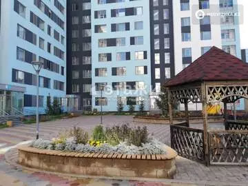2-комнатная квартира, этаж 2 из 10, 79 м²
